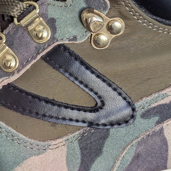 Thetorn Lily 2 Weather Resistant Boots - Picture 9 of 13